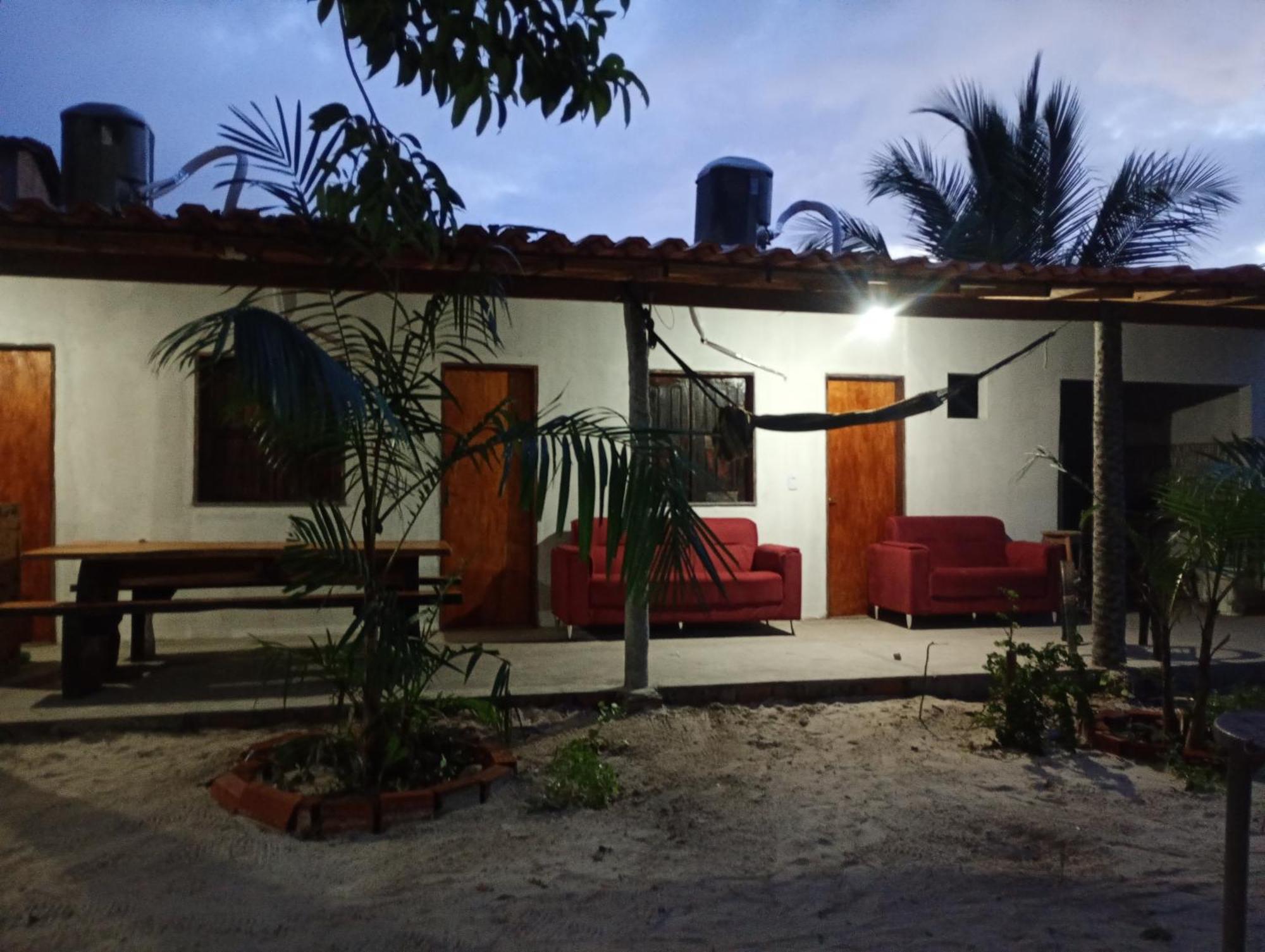Hostel E Camping Na Rua Das Flores Santo Amaro do Maranhao المظهر الخارجي الصورة