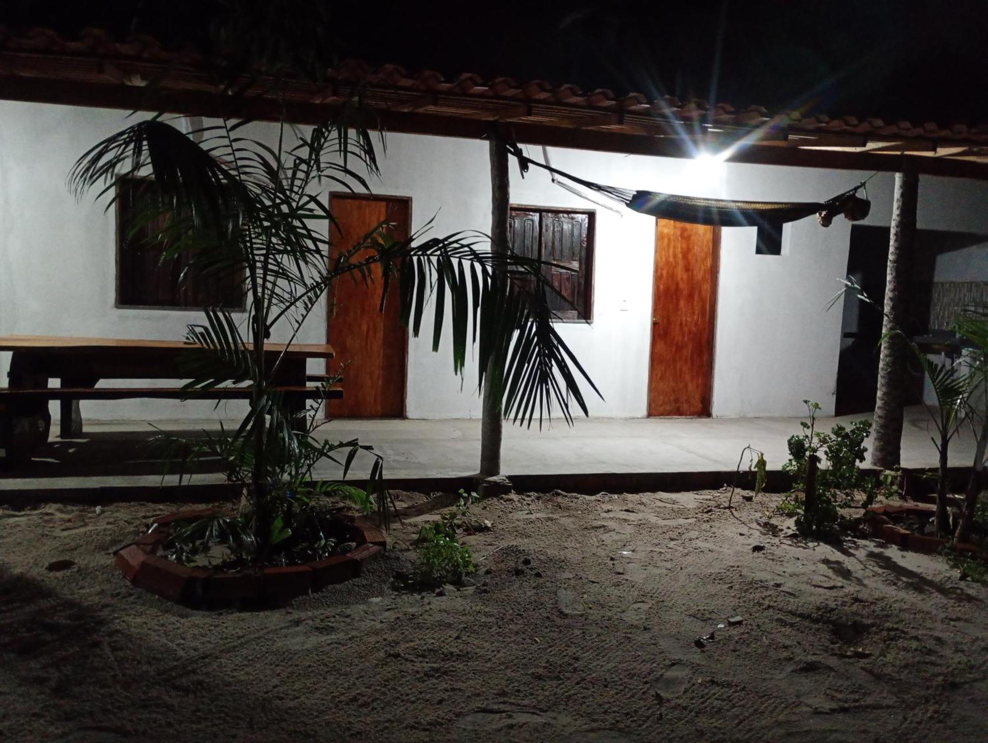 Hostel E Camping Na Rua Das Flores Santo Amaro do Maranhao المظهر الخارجي الصورة