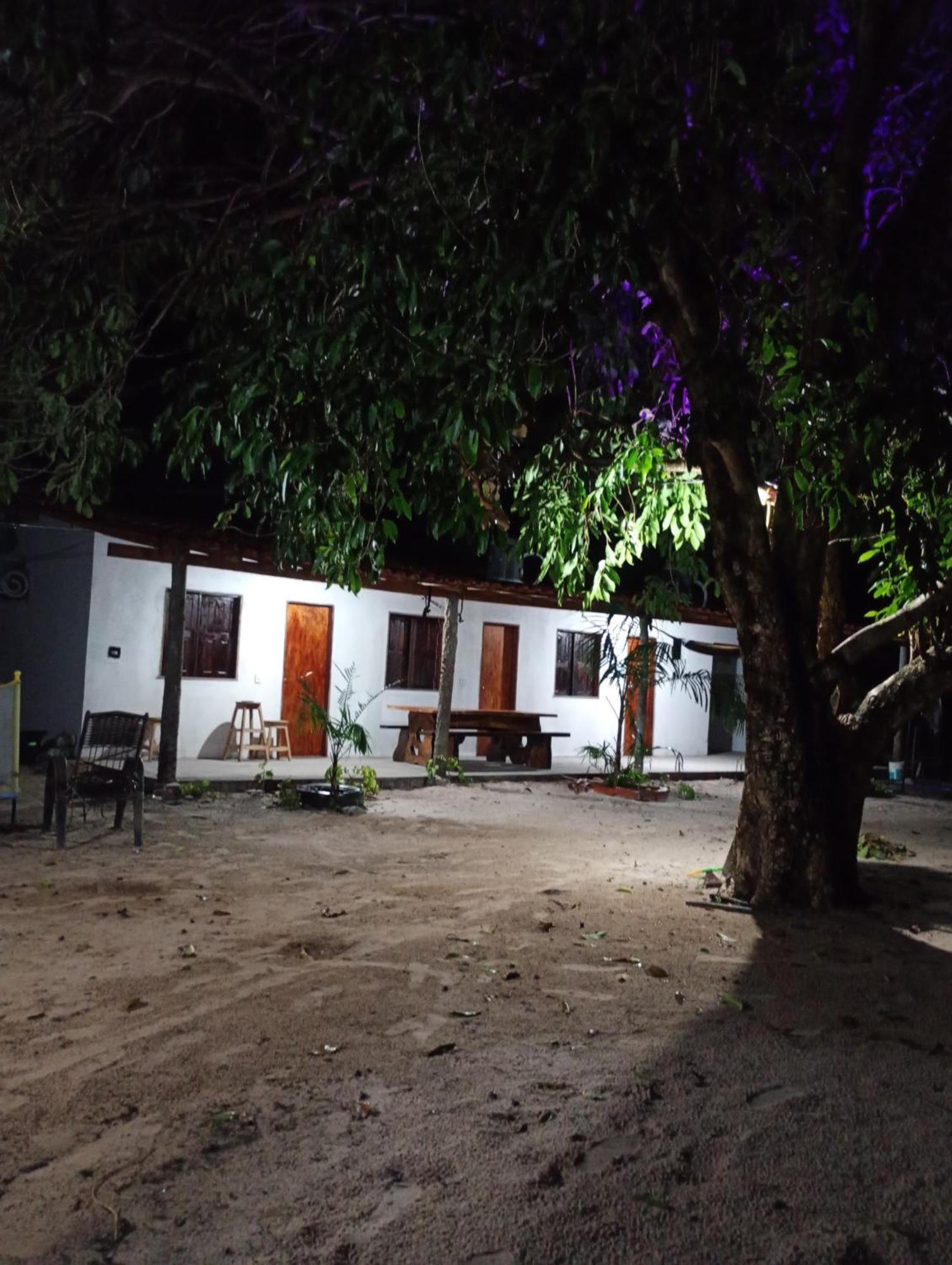 Hostel E Camping Na Rua Das Flores Santo Amaro do Maranhao المظهر الخارجي الصورة